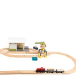 Imagine 9: Trenulet de jucarie din lemn – Depozit de marfa – cu accesorii
