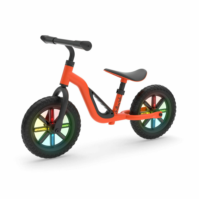 bicicleta de echilibru usoara charile glow cu ghidon si sa reglabile cu spite luminoase greutate 2 5 kg cu roti din spuma eva 10 inch pentru 18 luni 48 luni chillafish orange 2522942 4