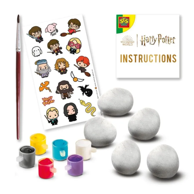 Paseste-te in lumea magica a lui Harry Potter cu kitul SES Creative Harry Potter pentru pictura pe piatra! Acest set este perfect pentru cei care iubesc magia Hogwarts si se bucura de a fi creativi.