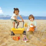 Jucarie de plaja - Set basculanta cu jucarii de nisip - Jucarii pentru plaja si nisip Hape 4