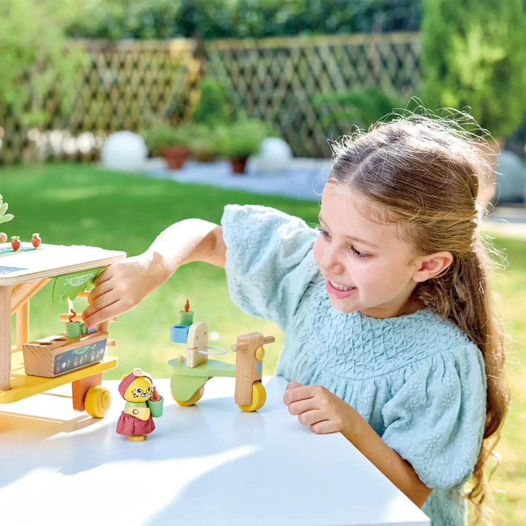 Jucarie din lemn - Magazinul de sucuri Eco (26 piese) - Green Planet Explorers Hape 3