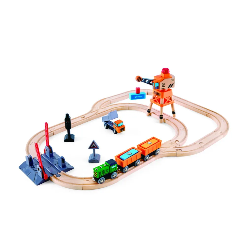 Jucarie din lemn - Set tren de marfa cu macara (34 piese) - Jucarii trenuri si accesorii Hape