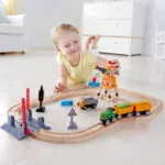 Jucarie din lemn - Set tren de marfa cu macara (34 piese) - Jucarii trenuri si accesorii Hape 5