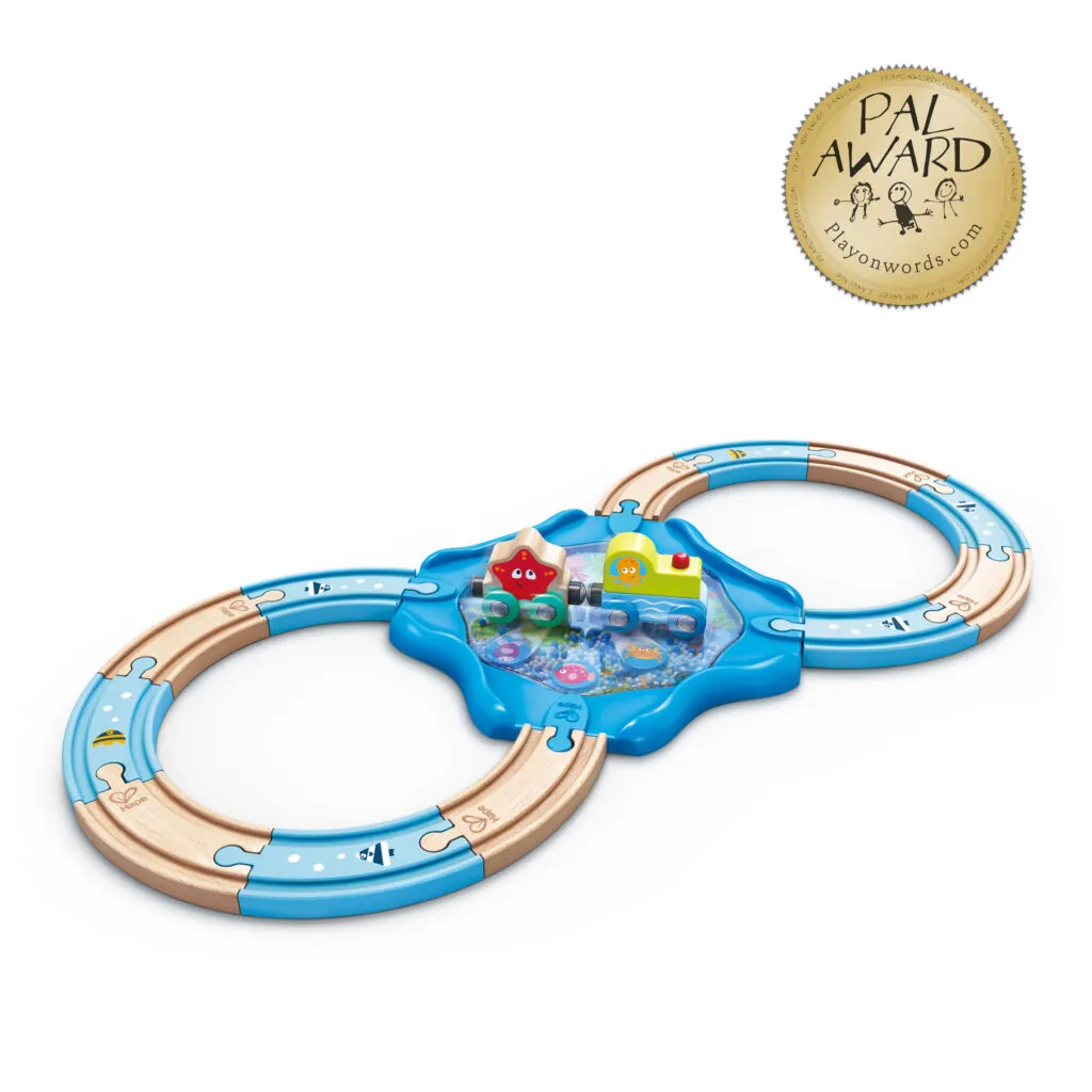 Jucarie din lemn - Tren de jucarie cu animale marine (15 piese) - Jucarii trenuri si accesorii Hape